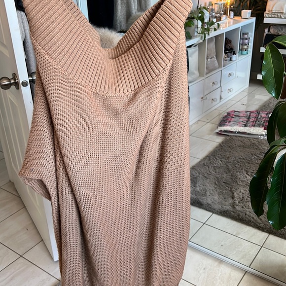 FASHION NOVA SWEATER - Picture 2 of 5